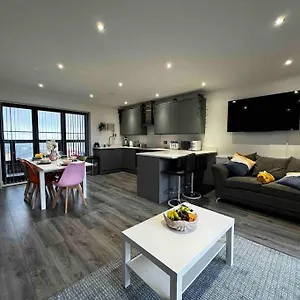 Holiday home Seashell - Duplex With Sea Views And Balconies, Hornsea